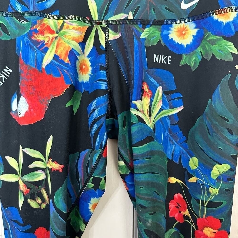 Nike 7/8 High Rise Leggings Womens Small Training Tropical Print Dri Fit Workout - Picture 6 of 9
